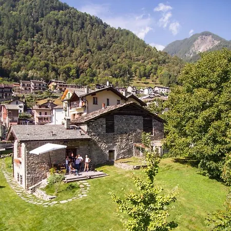 Casa Con Giardino In Valmalenco شاليه Torre di Santa Maria